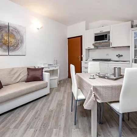 Santa Croce House Apartment *