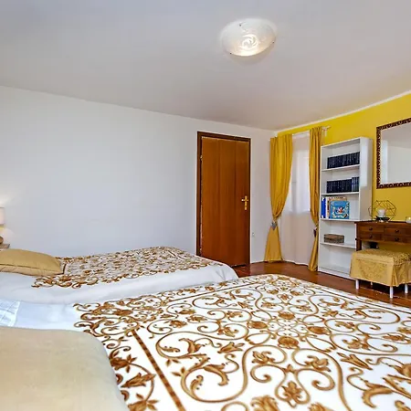 Santa Croce House