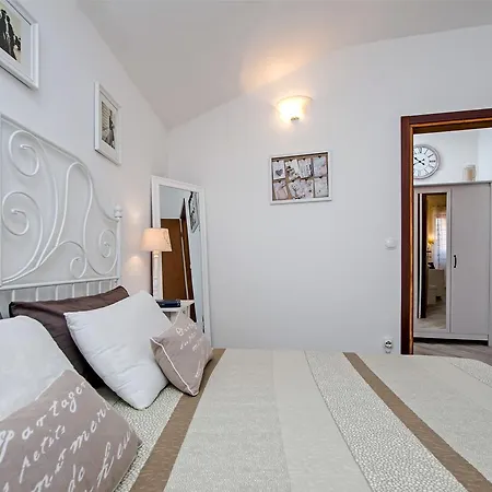 Santa Croce House