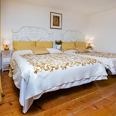 Santa Croce House